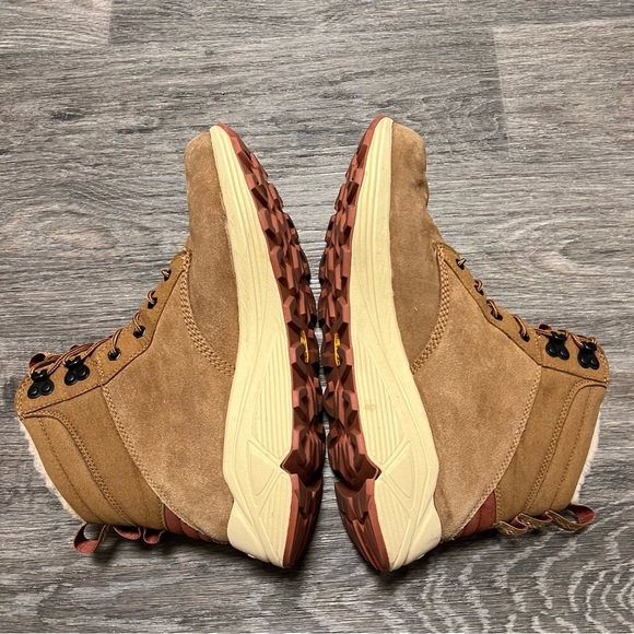 UGG Miwo Utility Weather men’s laceup boots, tan color, size 11 - Picture 7 of 16